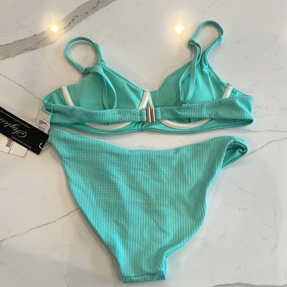 New bikini‎